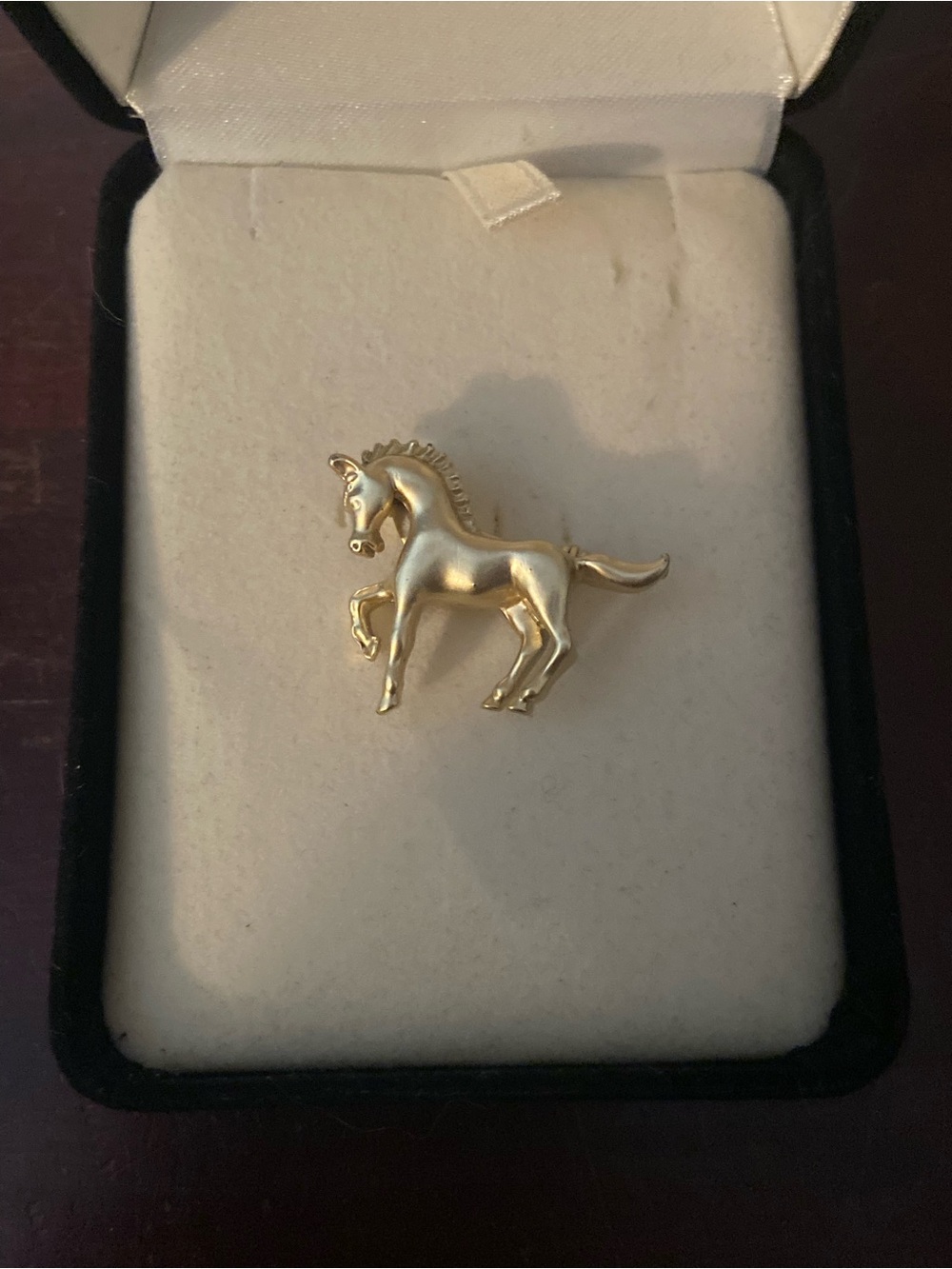 Gold-Tone Horse Pin Brooch - Elegant Equestrian Accent